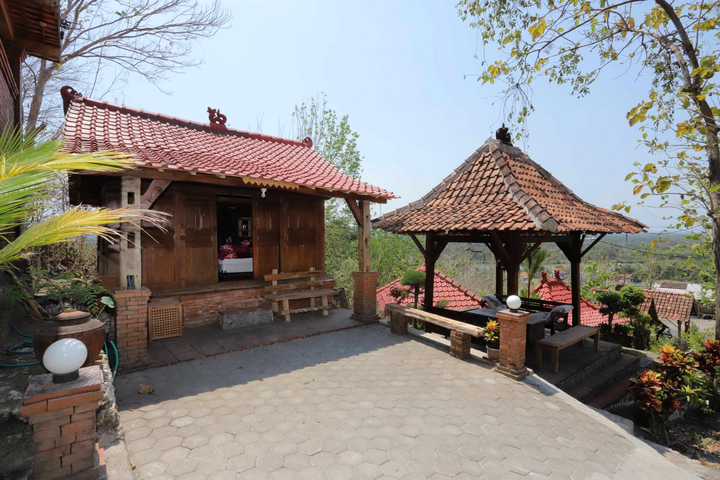 Newalaskuliner & Homestaywatulumbung Kretek Экстерьер фото