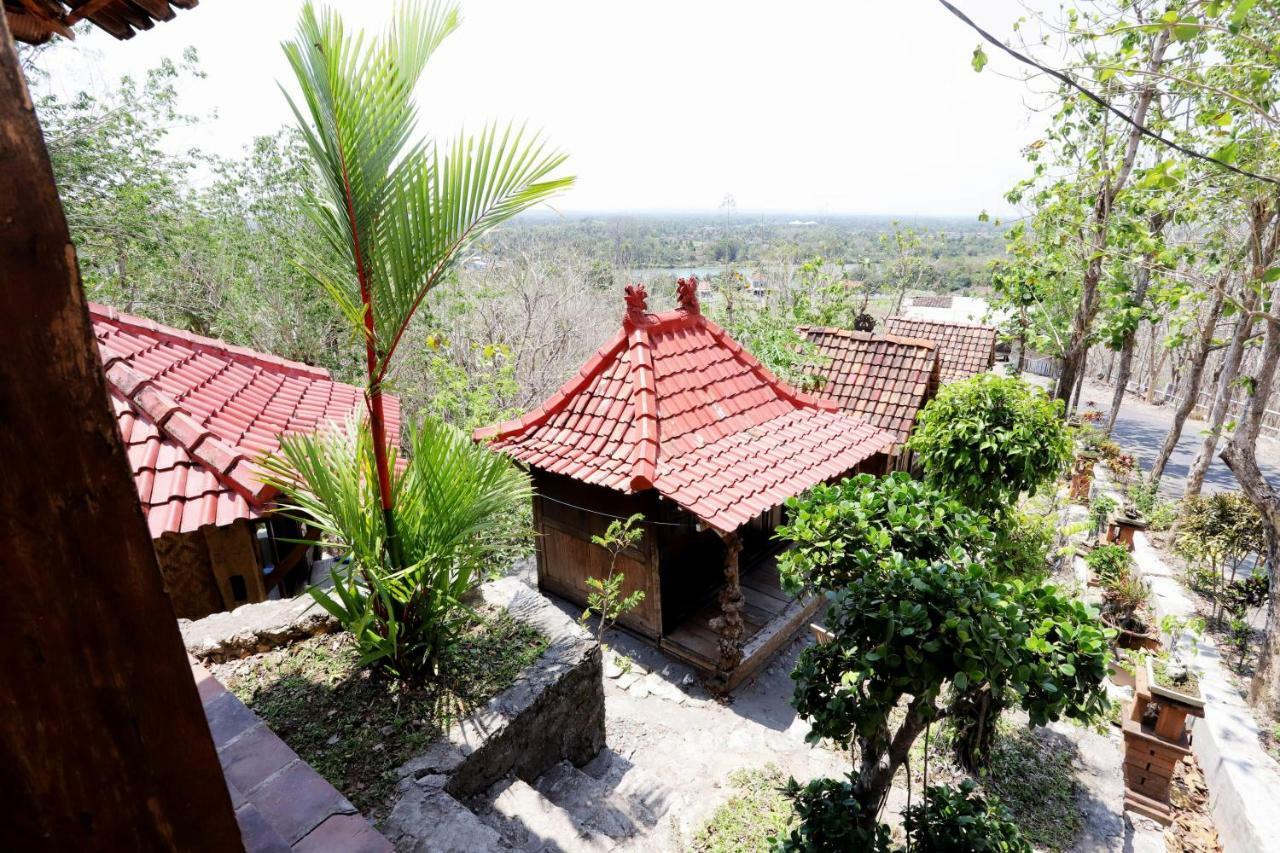 Newalaskuliner & Homestaywatulumbung Kretek Экстерьер фото